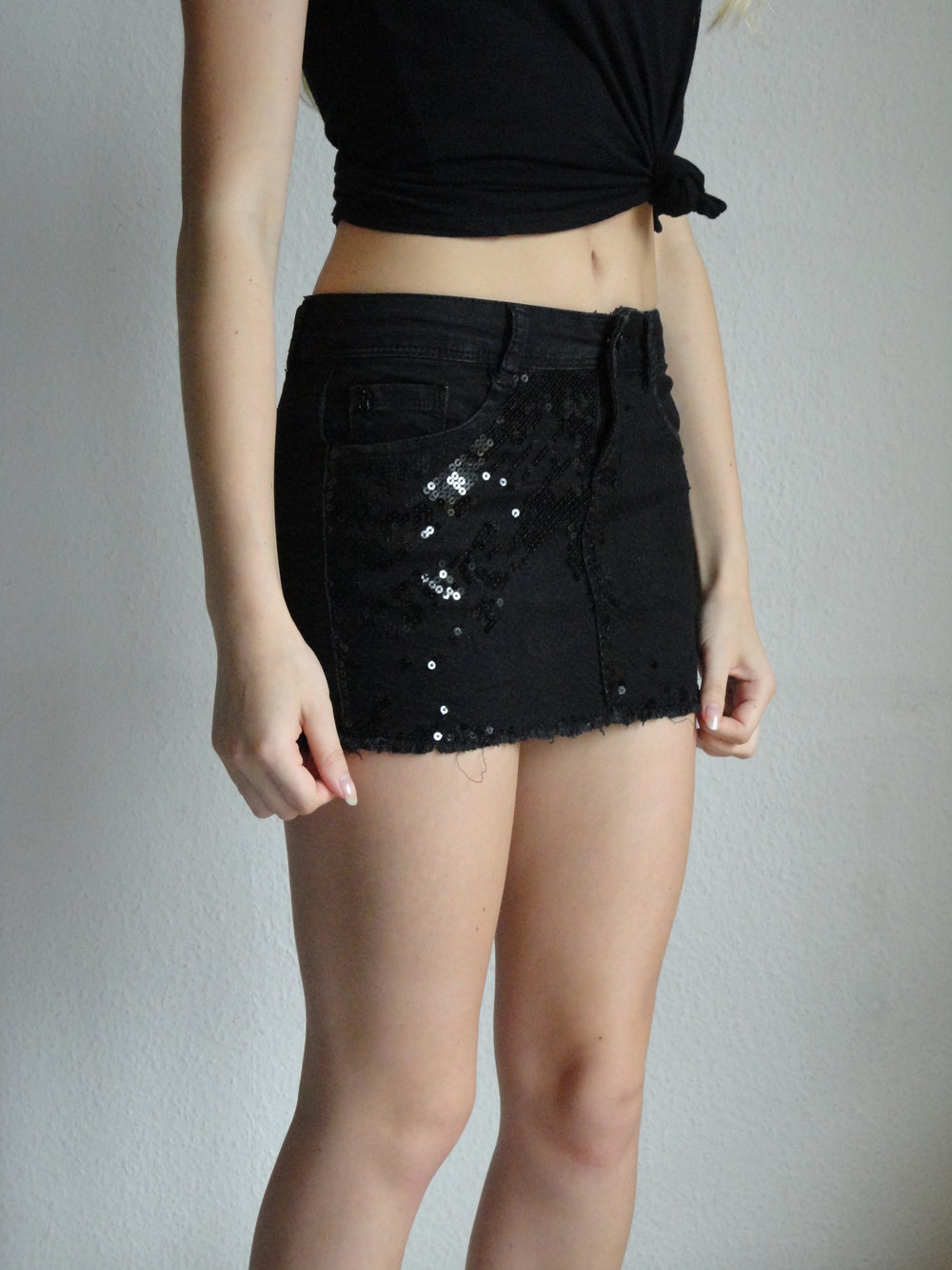 Schwarzer Jeansrock mit Pailletten