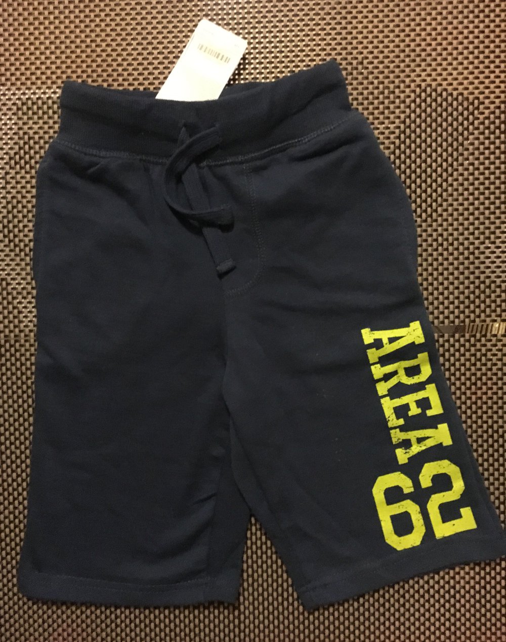 Shorts mit Aufdruck, Jungs Größe 128