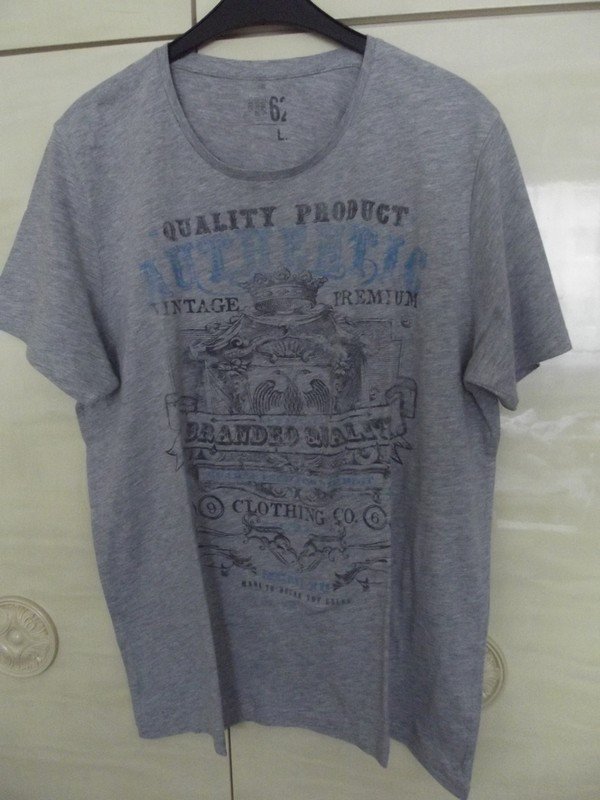 Sehr schönes kurzarm Shirt von WE