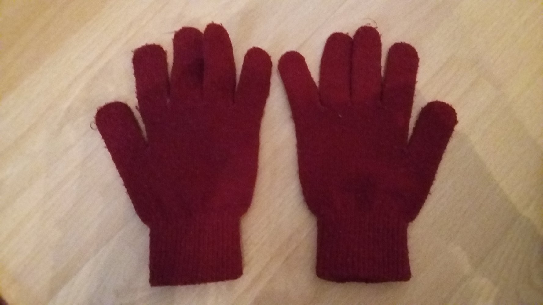 rote Handschuhe