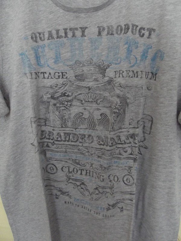 Sehr schönes kurzarm Shirt von WE