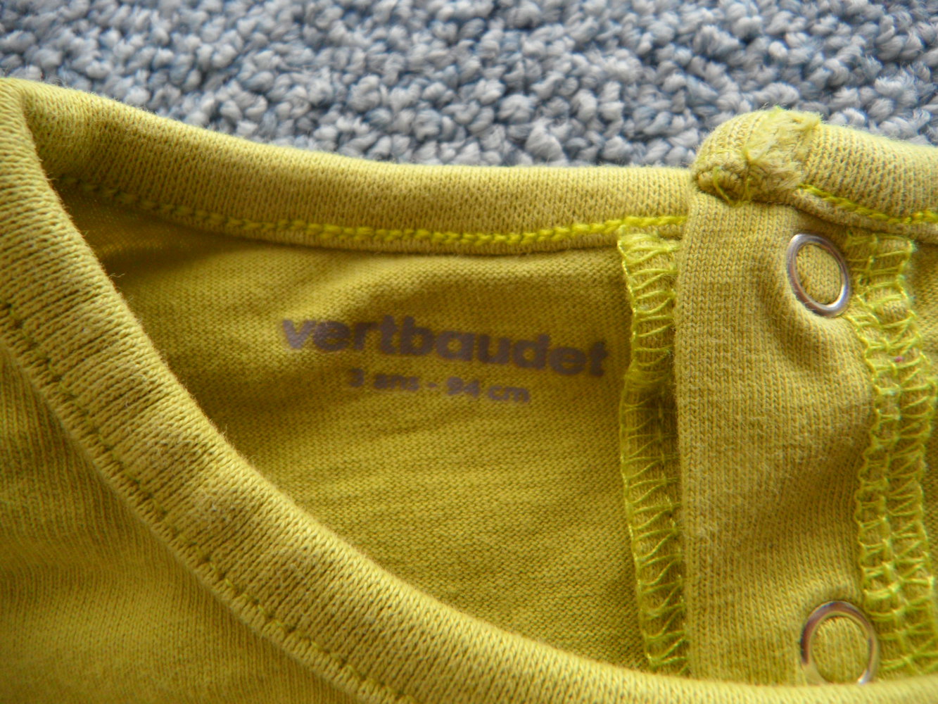 Vertbaudet anis-grünes Langarmshirt Gr. 86/92