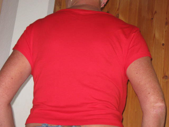 *** Sehr heisses bauchfreies Kussmund Shirt ***