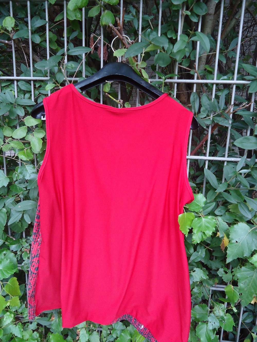 Ein 2 teiliges Set, Damen Bluse und Paillettenverziertes Top