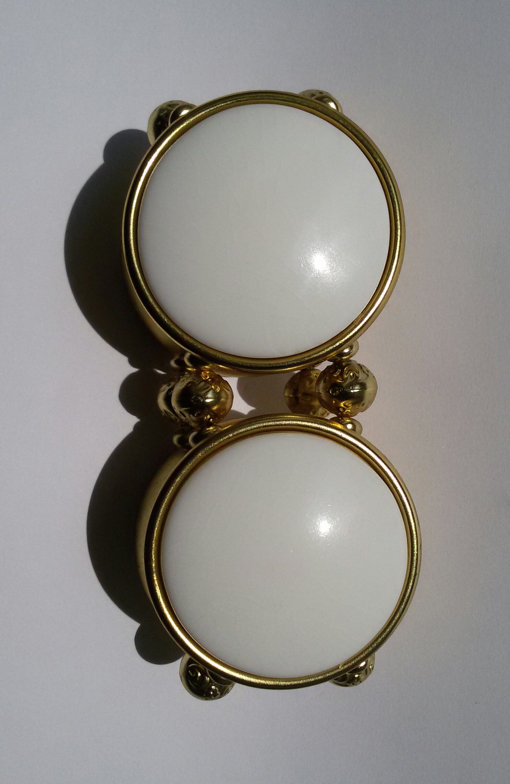 Attraktives Modeschmuck-Armband, goldfarben mit weißer Keramik Optik 