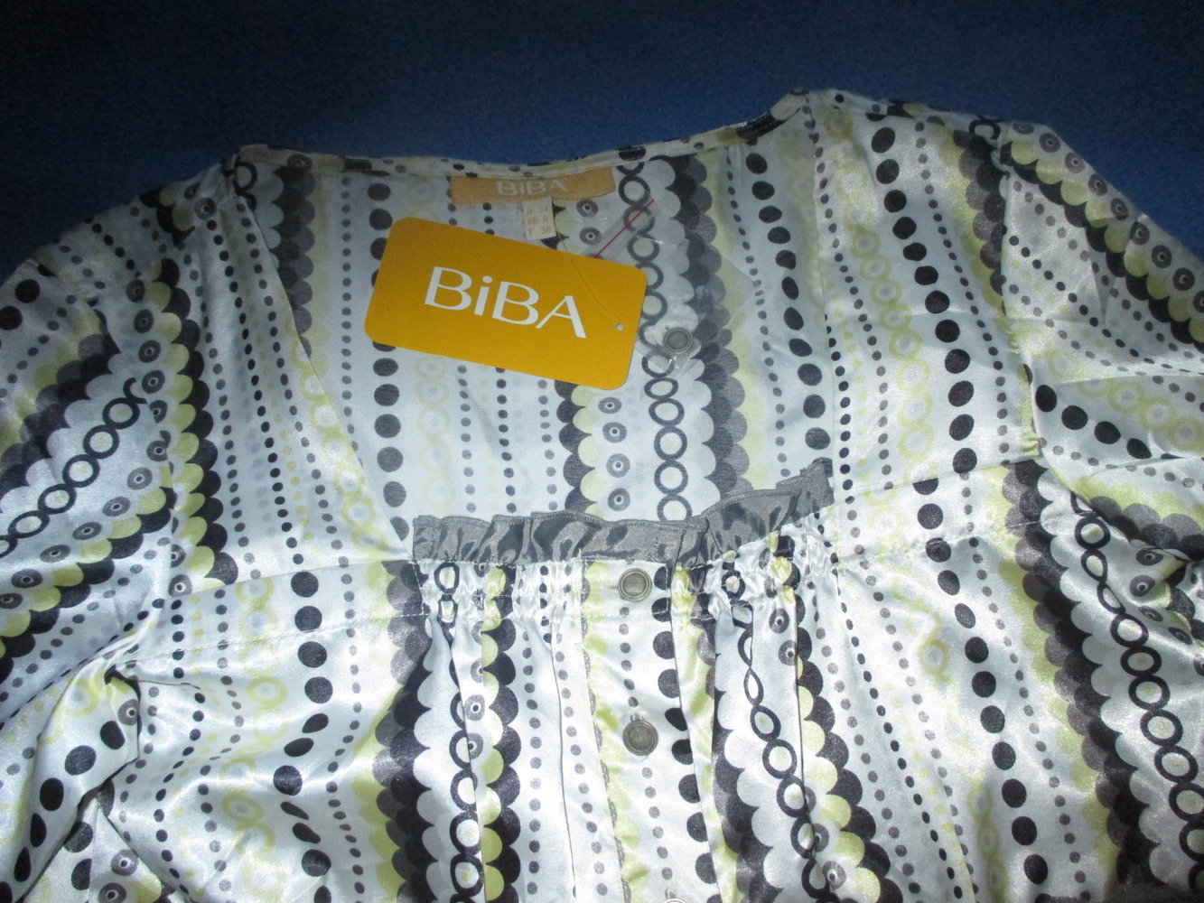 NEU mit ETIKETT Retro- Look Seiden Satin * Spitzen * Baby- Doll Style Tunika Bluse 