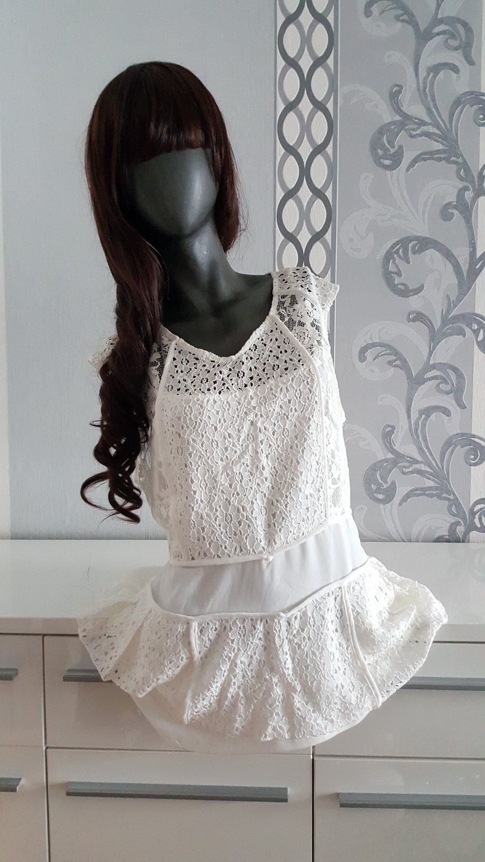 Schönes Spitzen Oberteil weiß mit Untershirt und Flügel XL 40 / 42