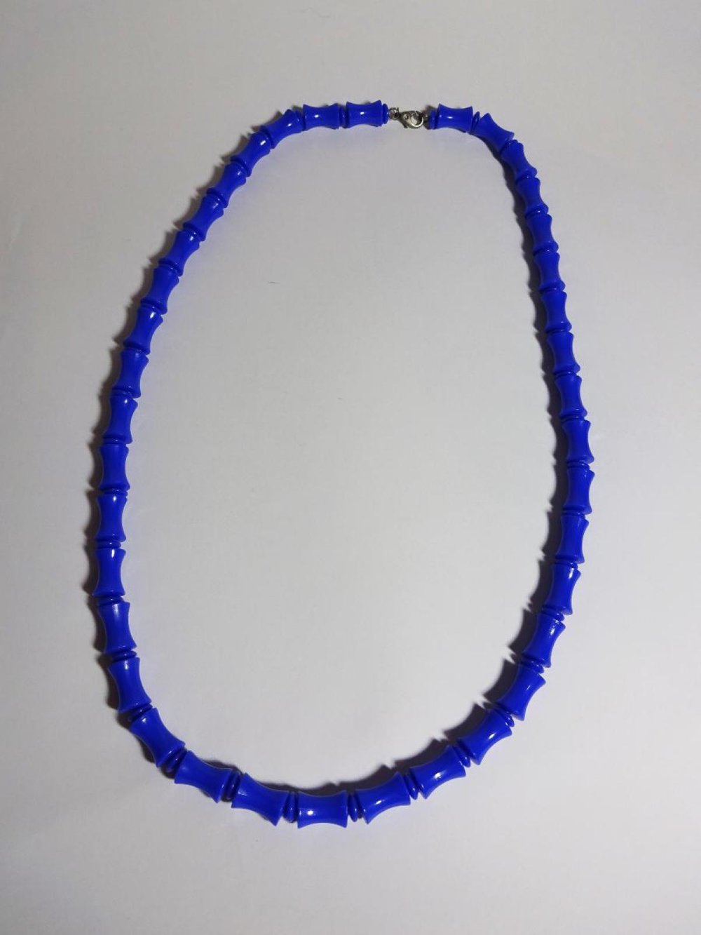 Lange blaue 80s Kette Vintage 80er