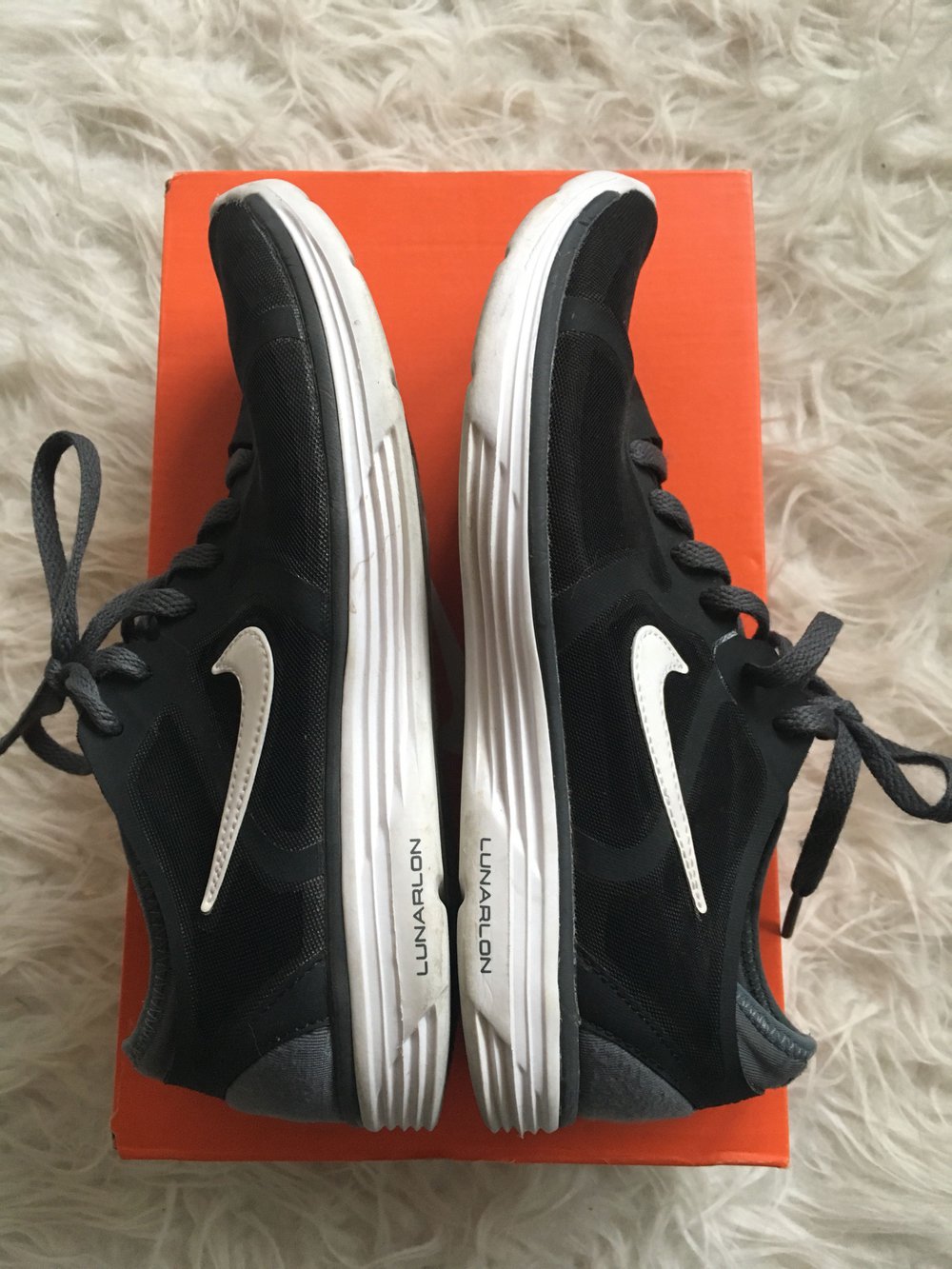 Nike Sportschuhe - Gr. 37,5