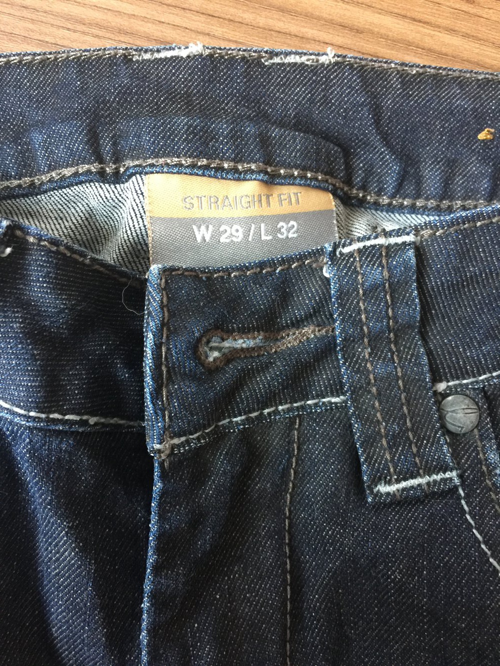 Dunkle Jeans 
