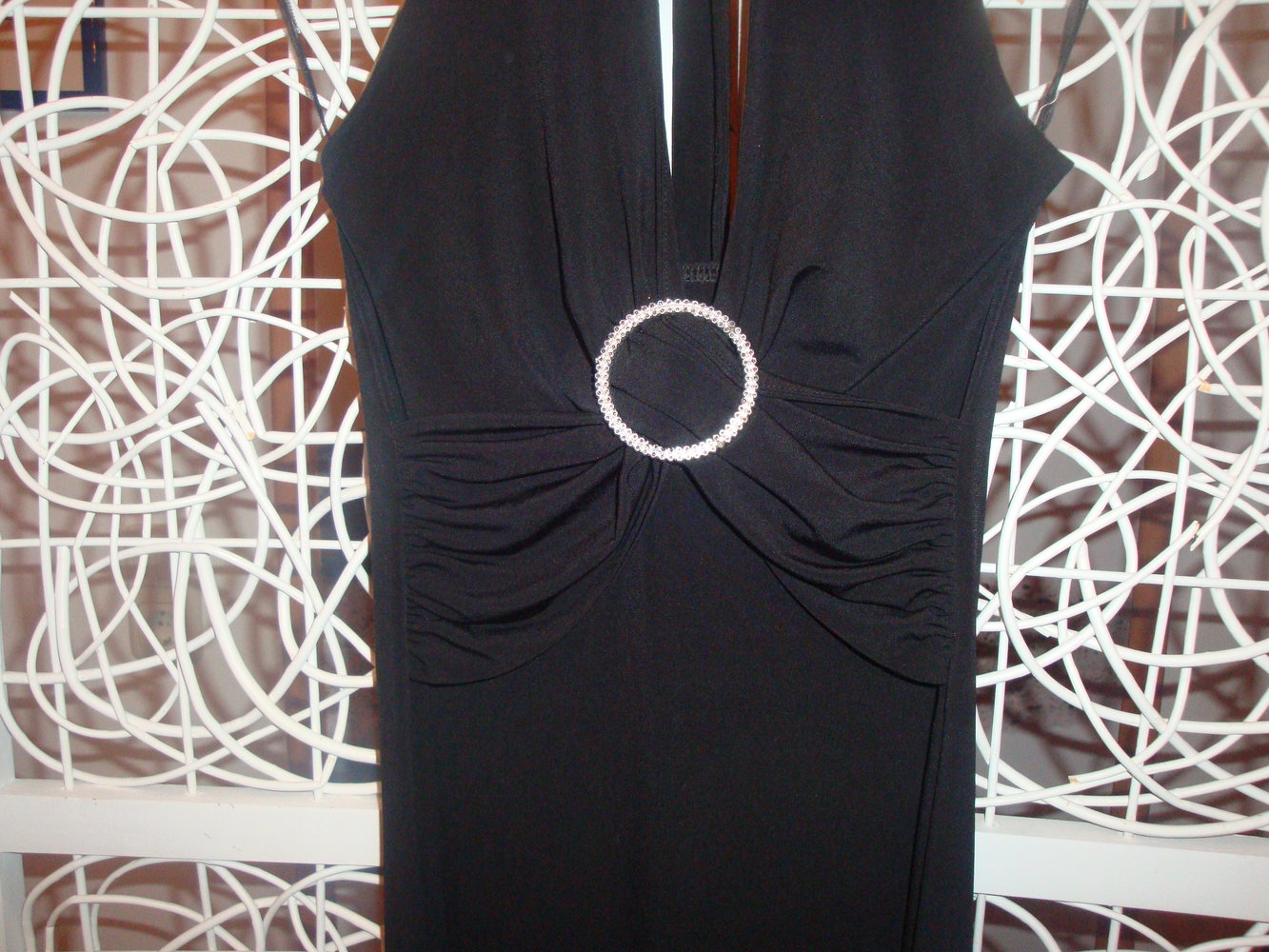 schickes schwarzes Kleid Neckholder