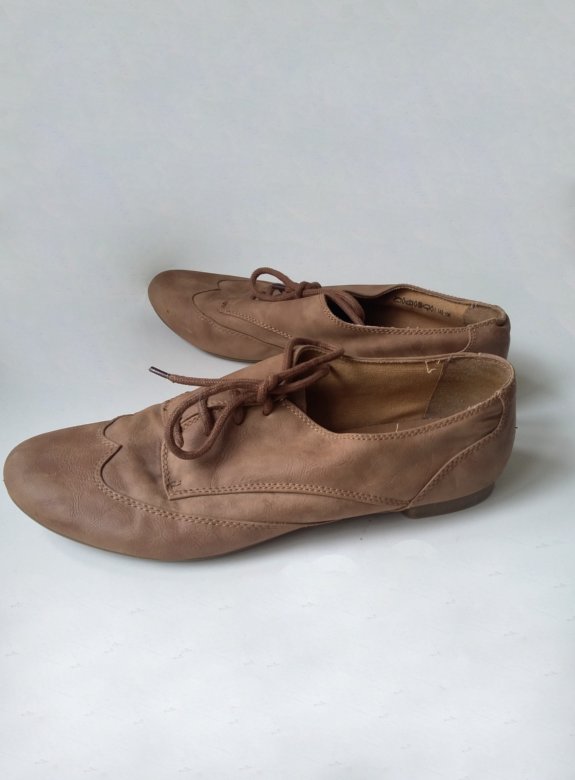 Schnürer Schuhe beige