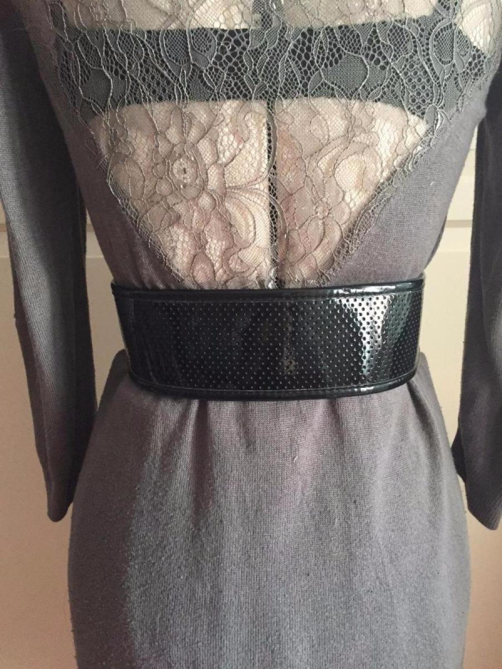 Breiter Gürtel aus Lack 80s 90s Style