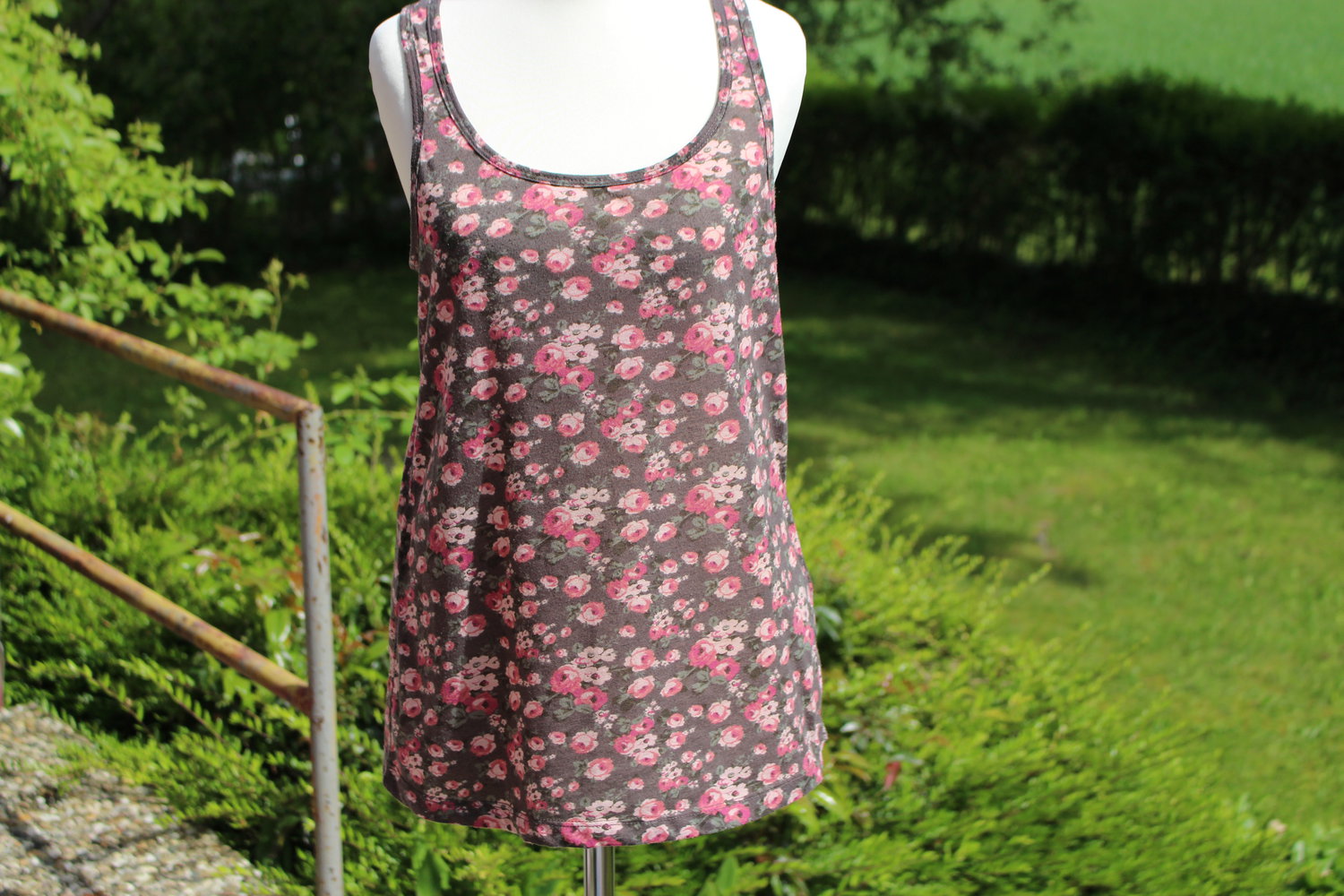 Tanktop mit Blumen