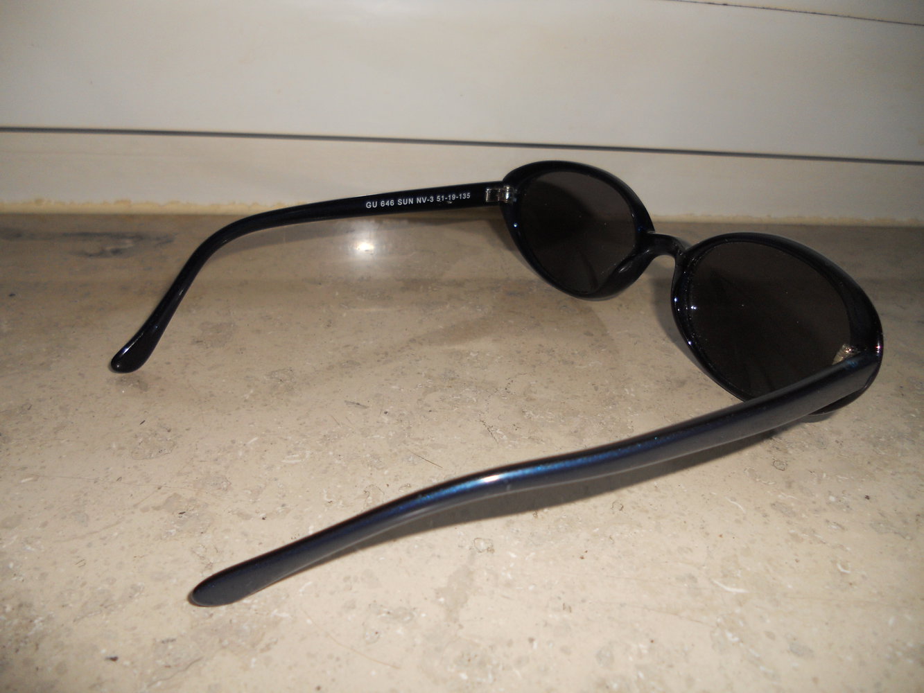 Dunkel Blaue Sonnen Brille von Guess
