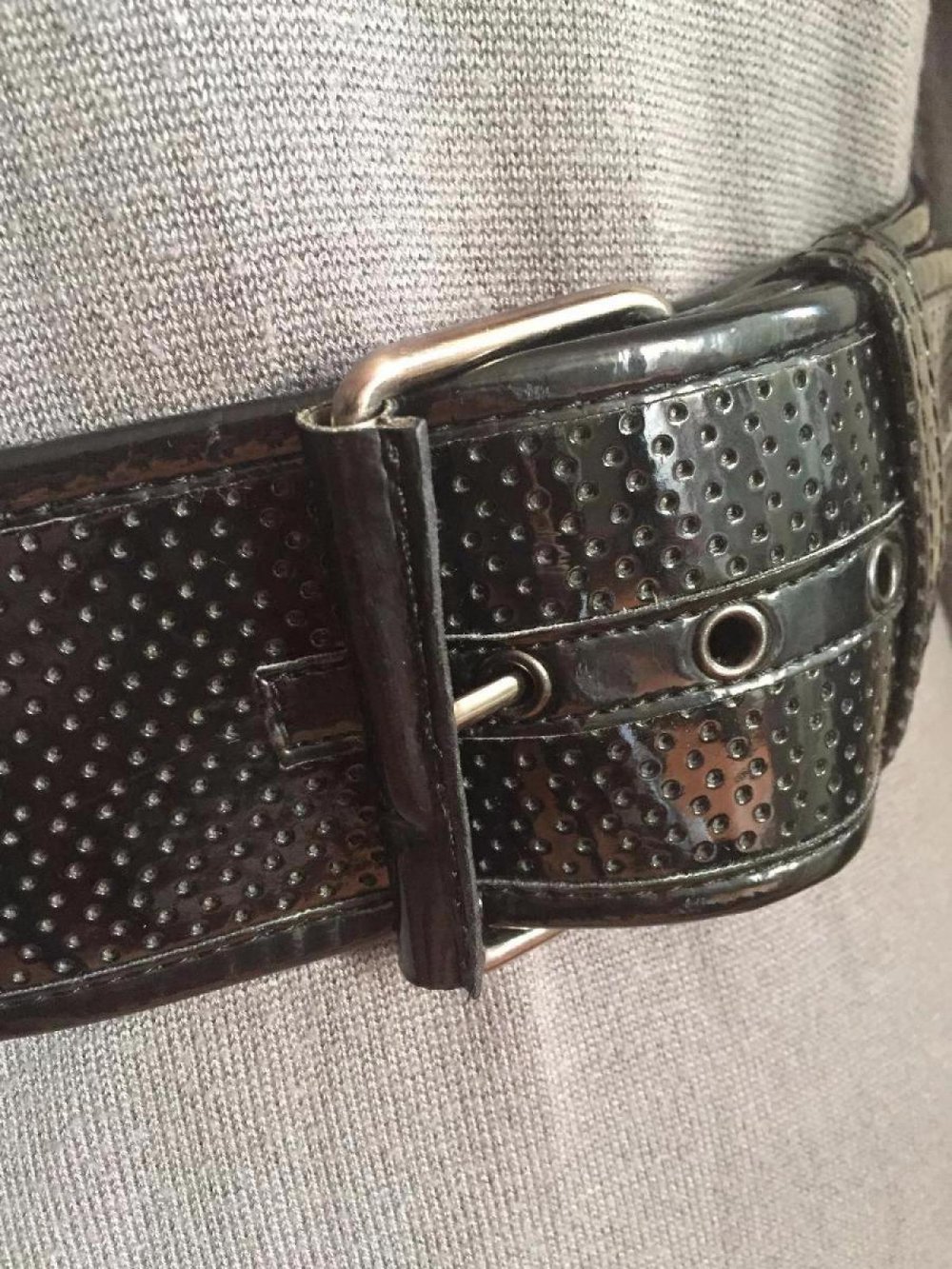 Breiter Gürtel aus Lack 80s 90s Style