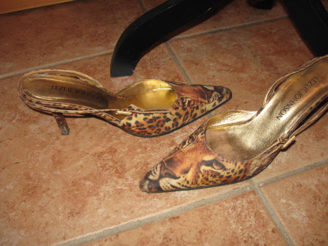 *** Pumps ~ Leo ~ Spitz ~ Chic ***