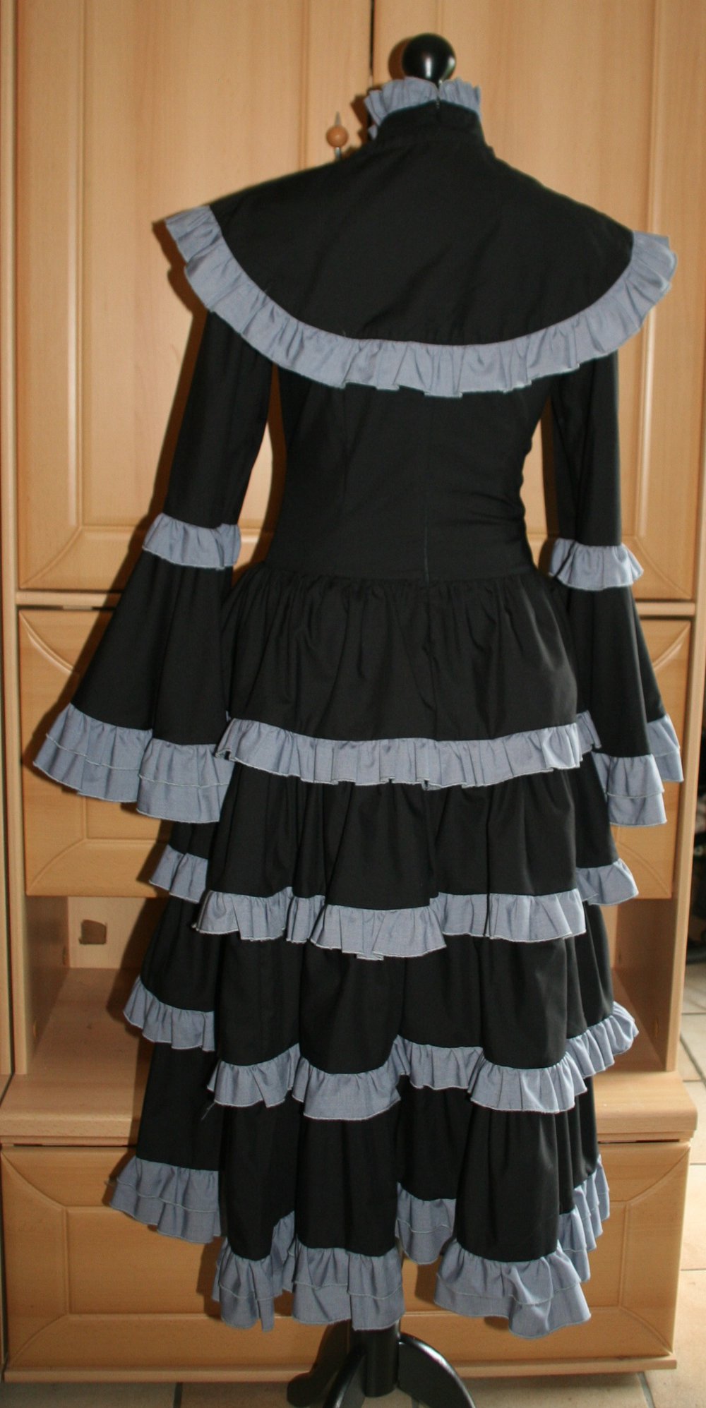 Lolita Cosplay Kleid empire Stil Visual Kei schwarz grau Gr. 36 /S