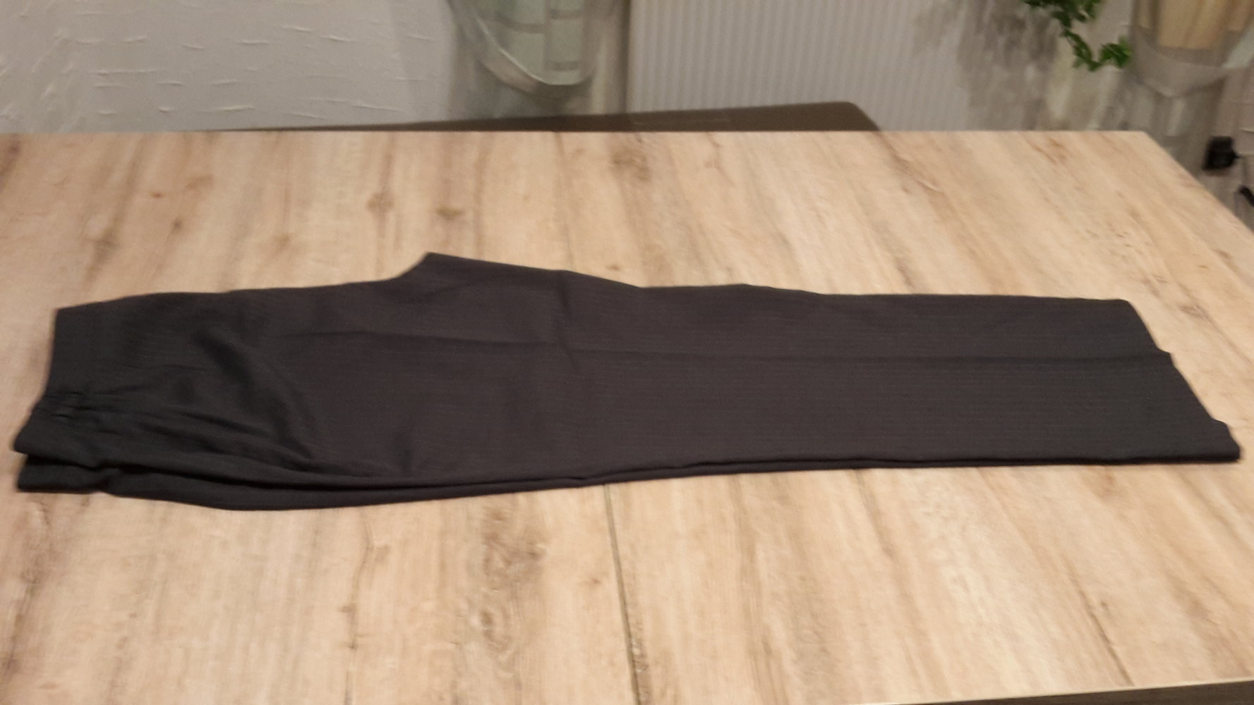 Hosenanzug L/46 schwarz nadelstreifen C.A.N.A.D.A  kurzgröße 23