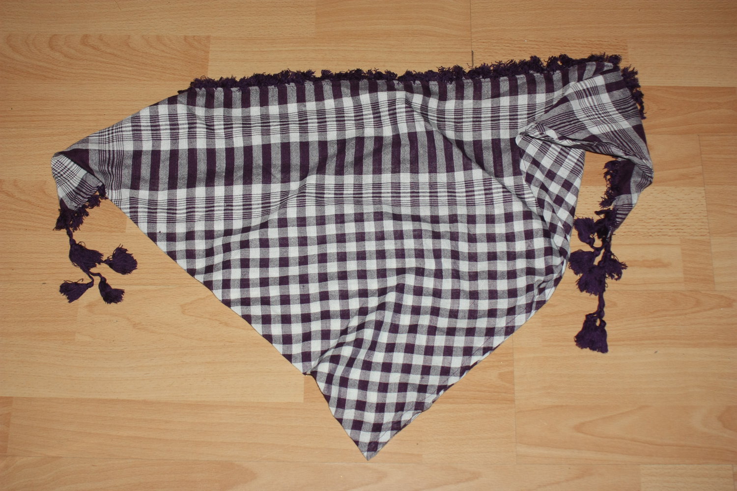 Karierter Schal, Tuch, weiß lila