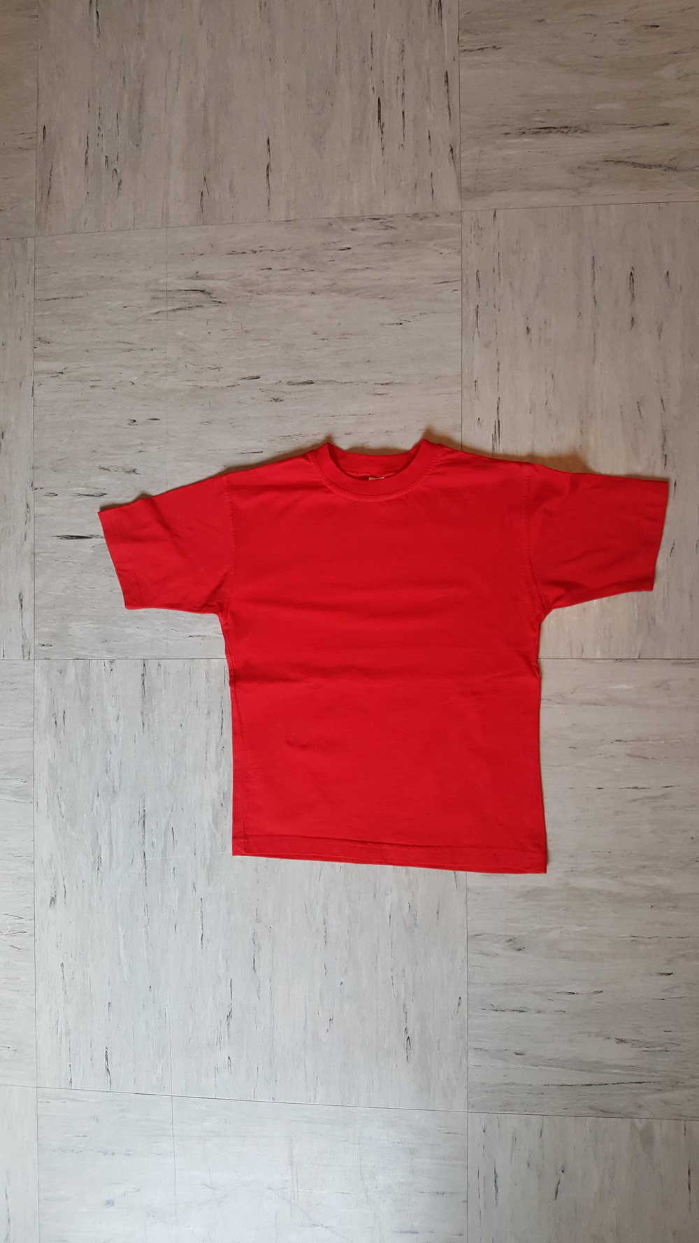 410. Neues unisex T-Shirt von TCM, Gr. 146-152, rot