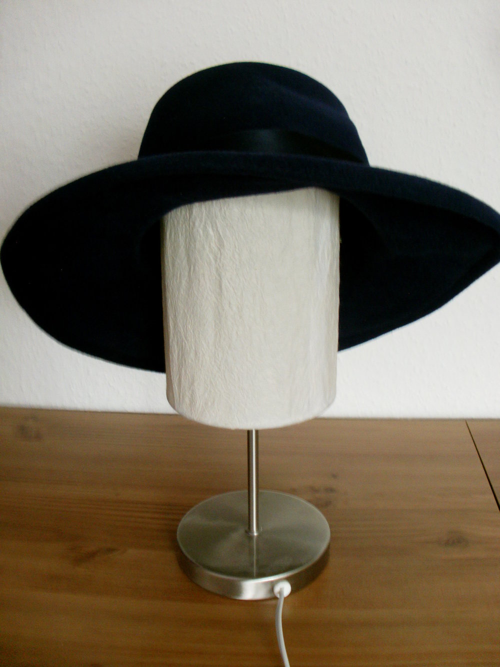 Filzhut in marineblau