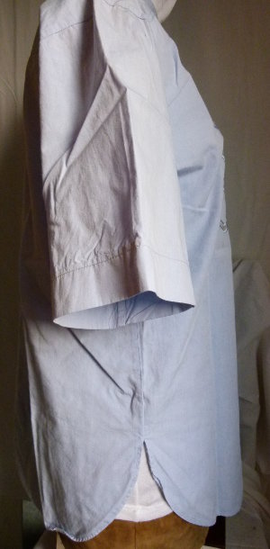 Kurzarm Bluse Hemd, hellblau mit CIAO-Stickerei, Boho Retro Vintage Festival Sommer