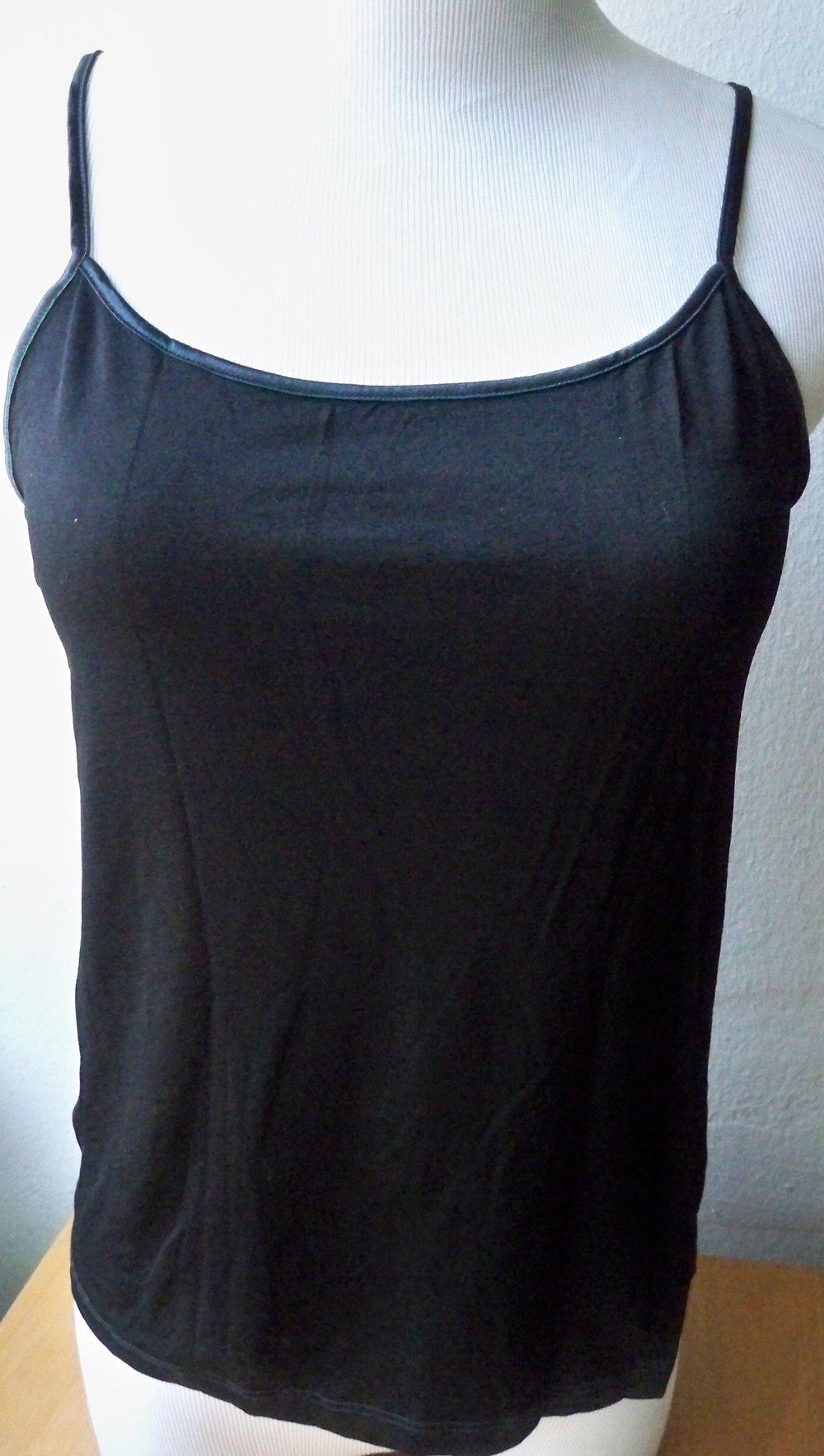 Schwarzes Top aus Viskose !