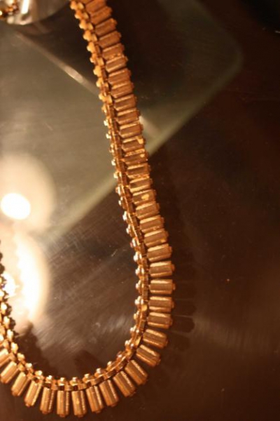 Schöne goldfarbene Kette, sehr edel