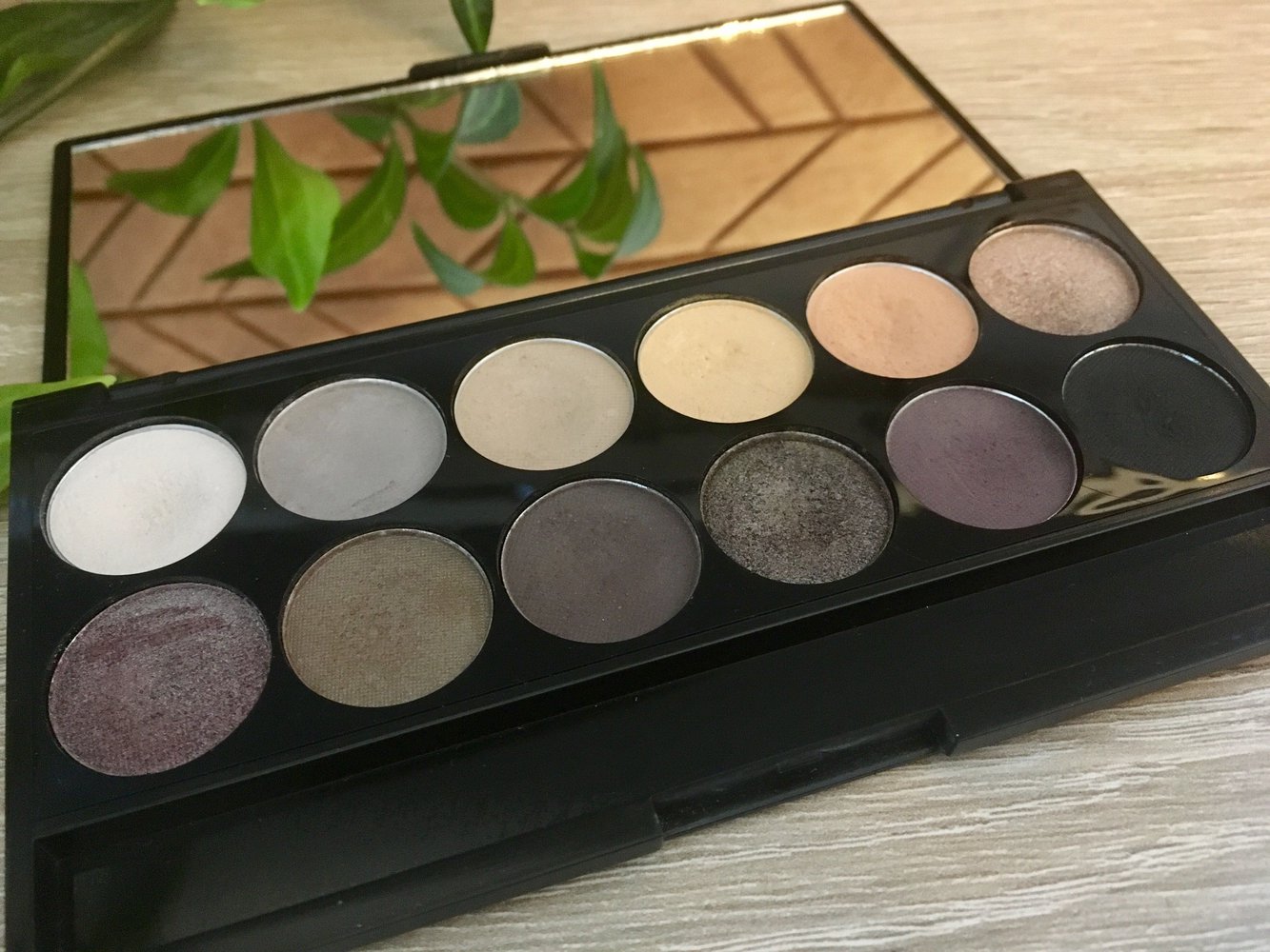 Set sleek Matte me lip cream velvet slipper und Au Naturell Lidschatten eyeshadow Palette 