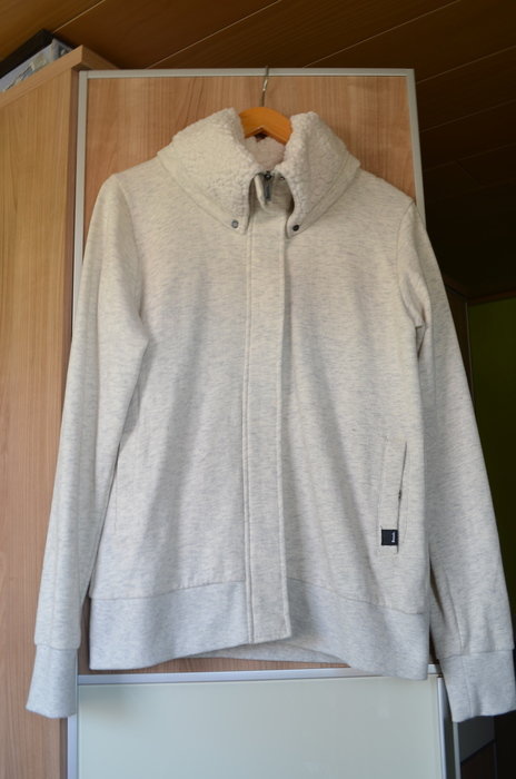 Helle Strickjacke von Bench