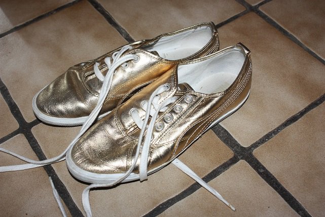 Goldene Puma Sneaker, Gr. 40