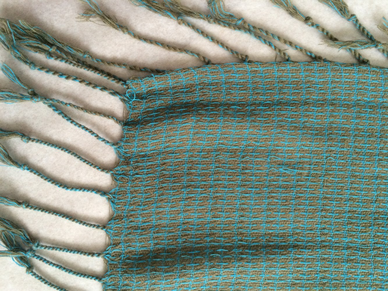 Gewebter Tuch mit gedrehte Fransen, Schal Stola in Türkis Kaki