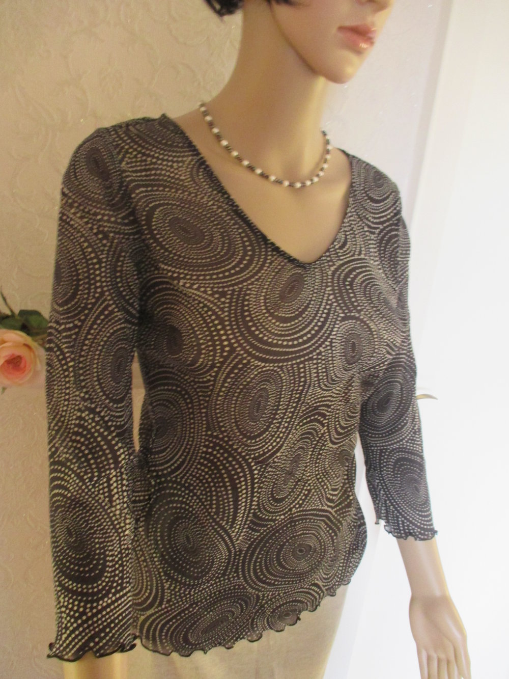  NEU * 60er Jahre Retro- Grafik- Style * Dreiviertel Arm * Chiffon * T- Shirt * Bluse 