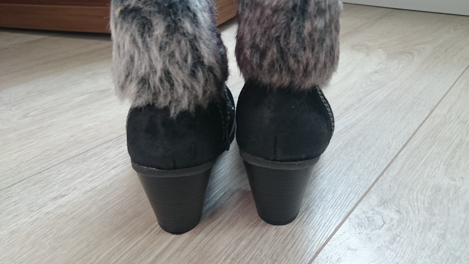 Leder Absatz Stiefelette mit Fell