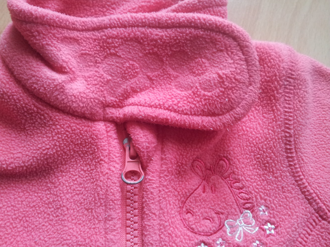 Fleece Jacke koralle Gr. 74 Pferd Stickerei 