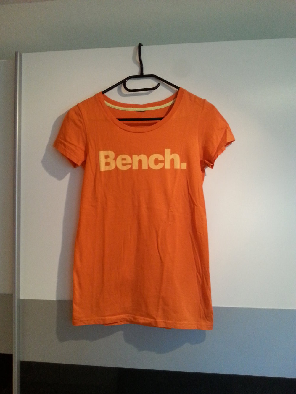 Bench. T-Shirt orange