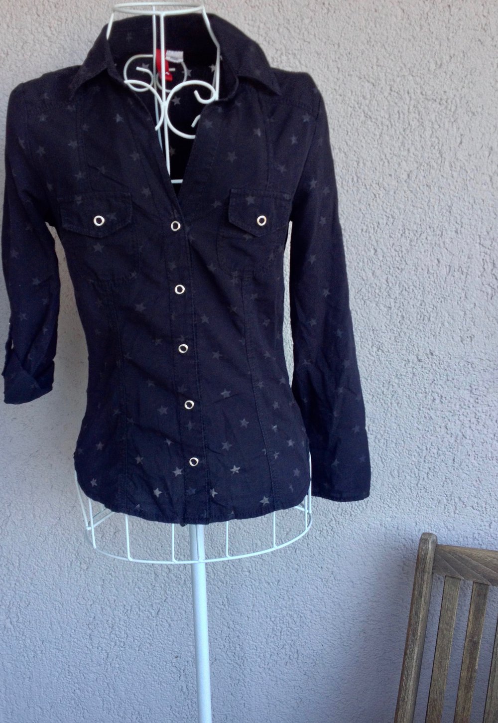 Coole Bluse mit transparentem Sternchenmuster von H&M