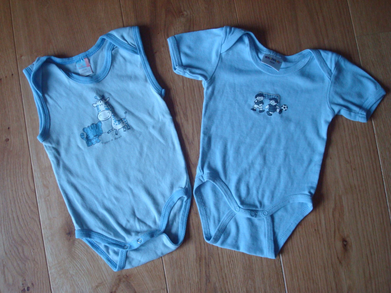  2 süßer Kurzarmbodys für Jungen Gr. 62/68