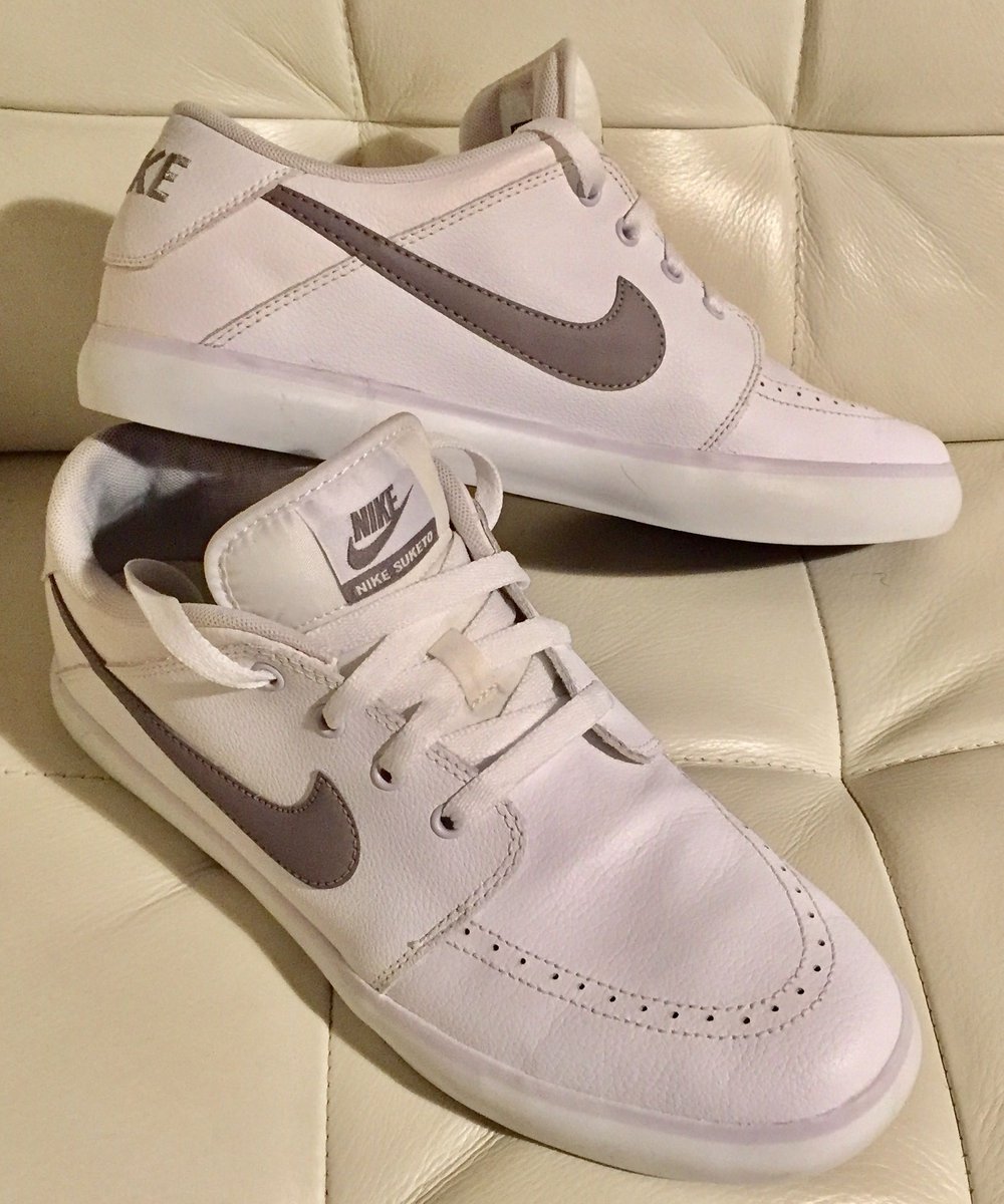 NIKE SUKETO LEATHER neuwertig weiß Gr. 43 (UK 8,5)