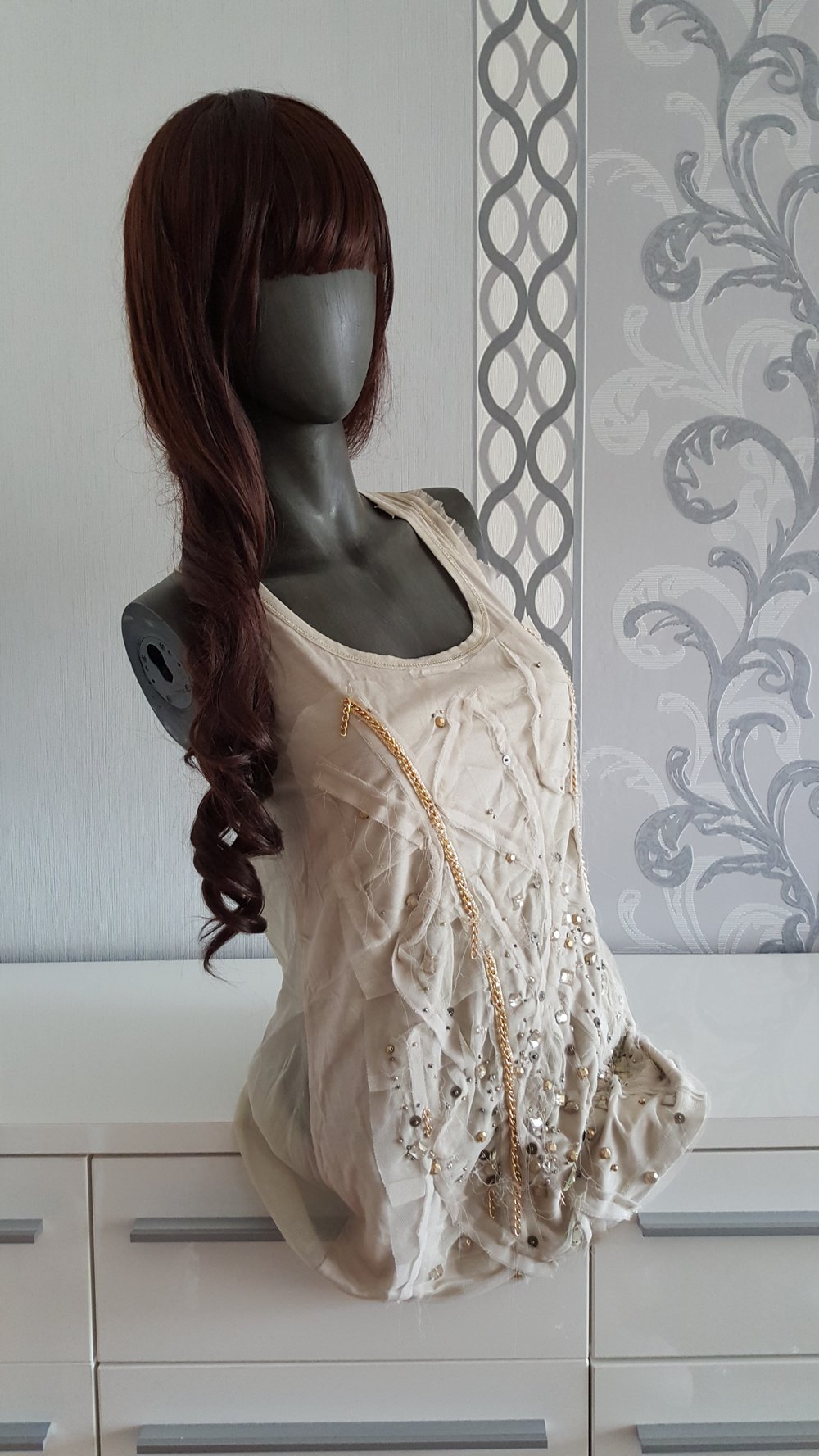 Oberteil Top beige mit Steinen Strass Ketten L 40 / 42
