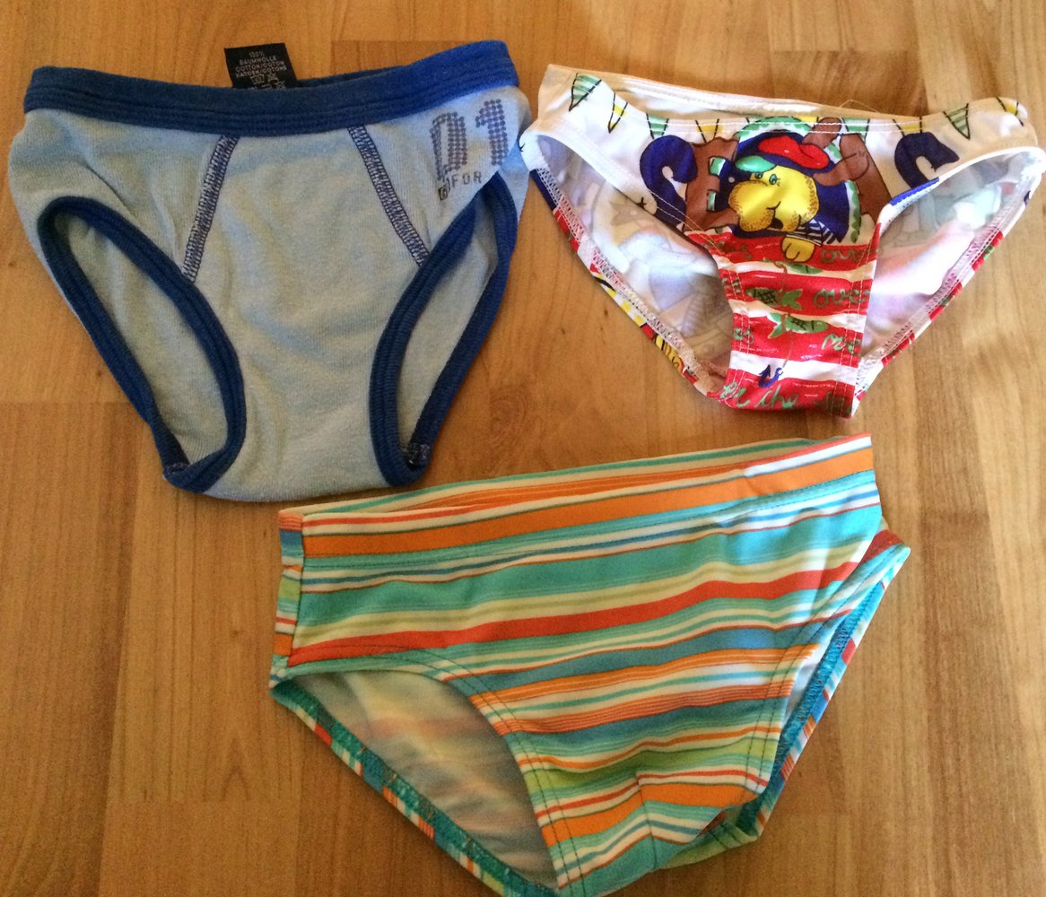1 Slip+ 2 Badehosen Größe 92