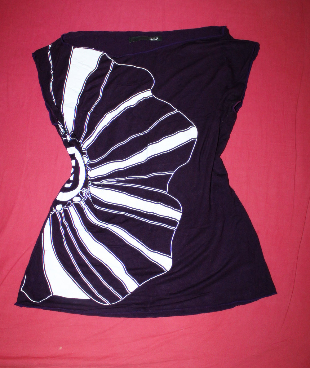 schönes Oberteil / Top / T-shirt mit Aufdruck in lila