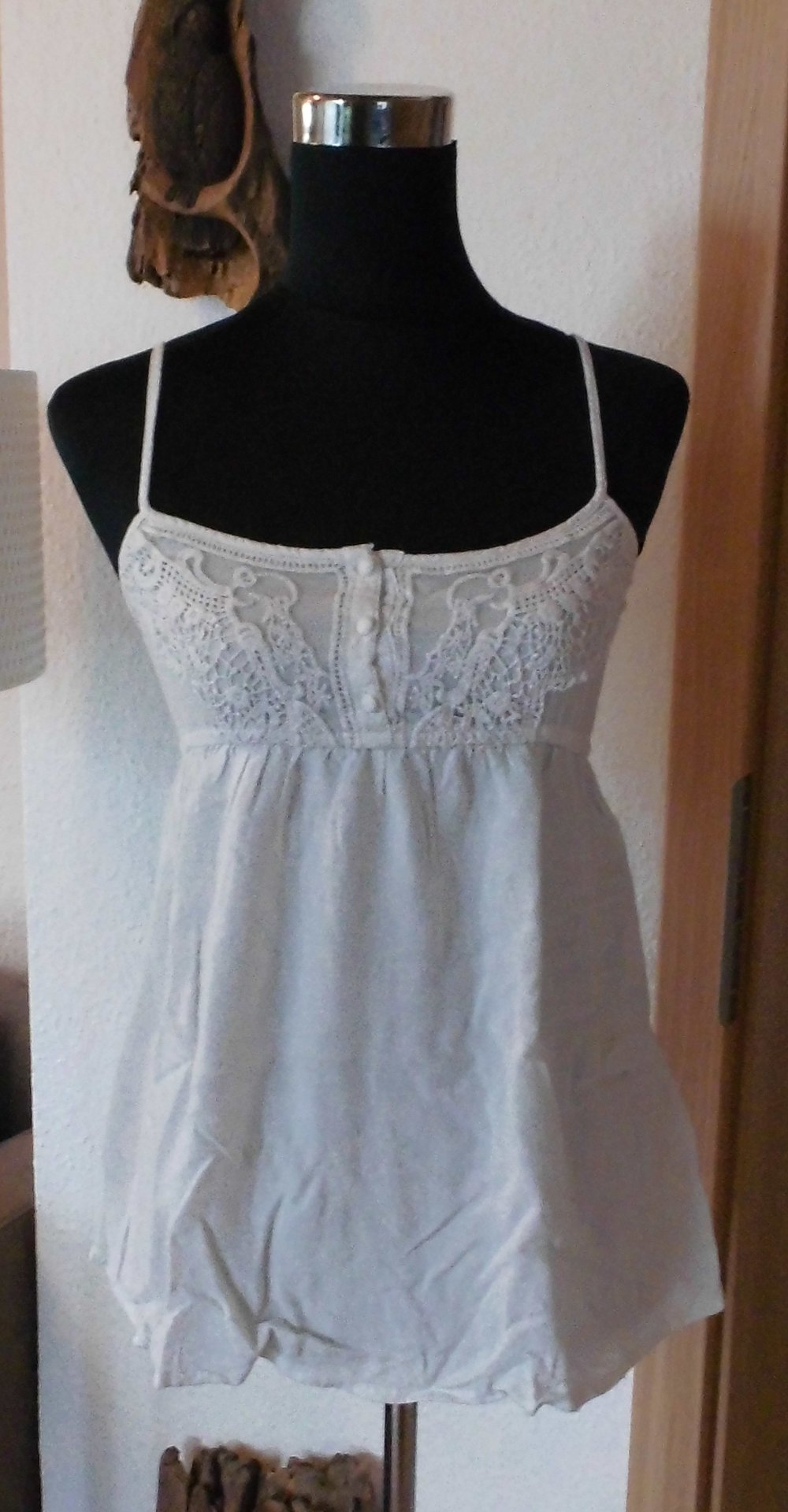 Weißes Top mit Spitze