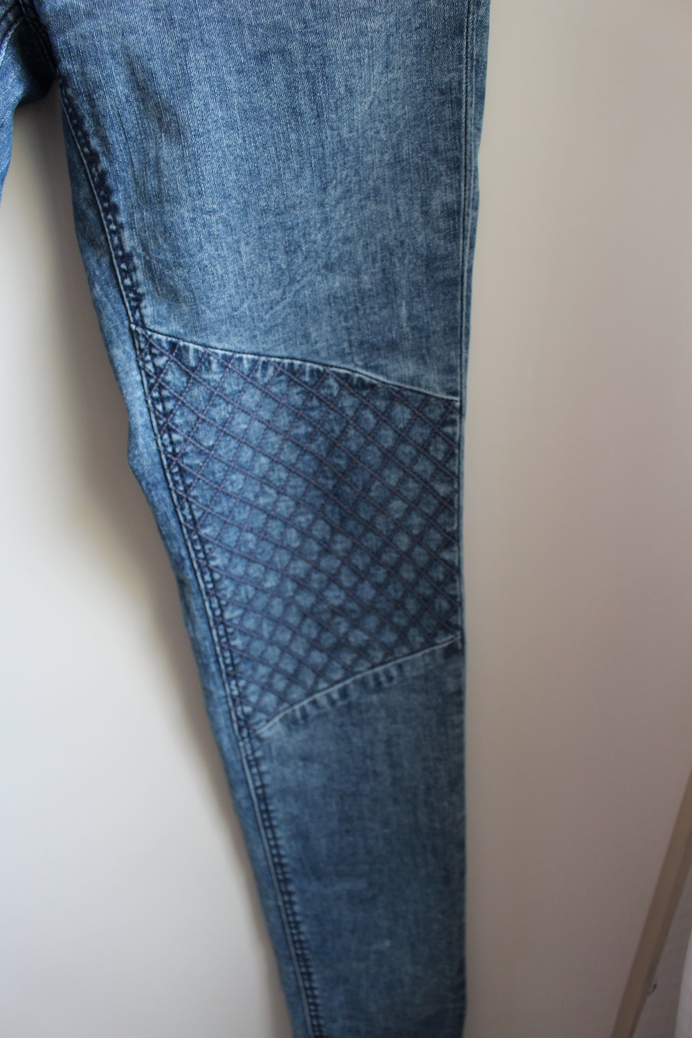 148. Neue Röhrenjeans, blau, Gr. 40