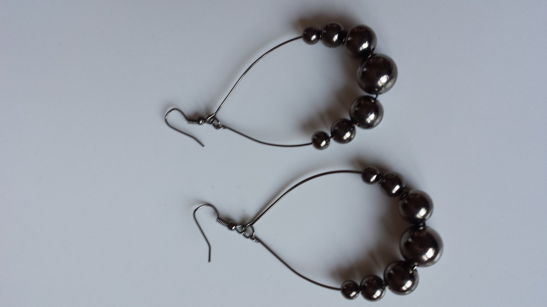 ausgefallene Ohrringe Titanlook grau