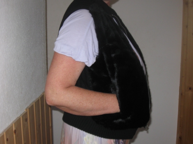 *** Tolle ~ Fell ~ Fake ~ Strickweste *** 