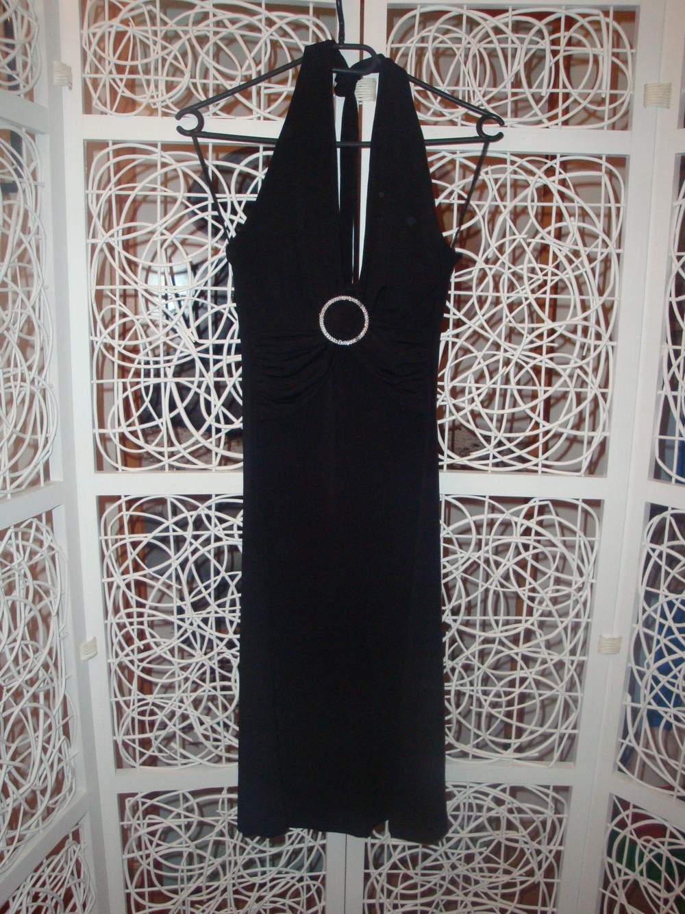 schickes schwarzes Kleid Neckholder