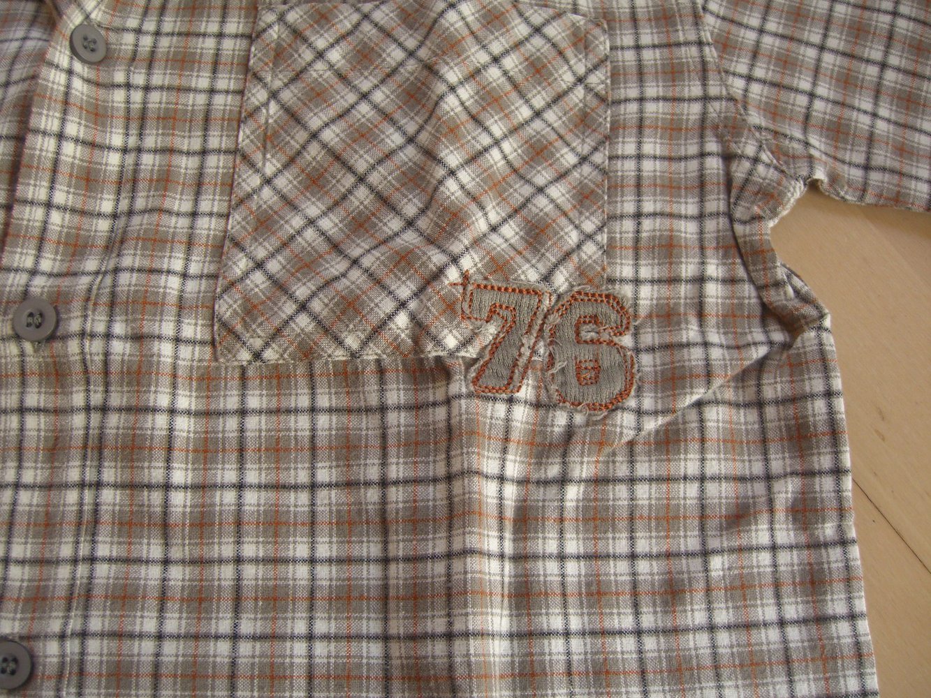 Schönes kariertes Hemd, fast neu