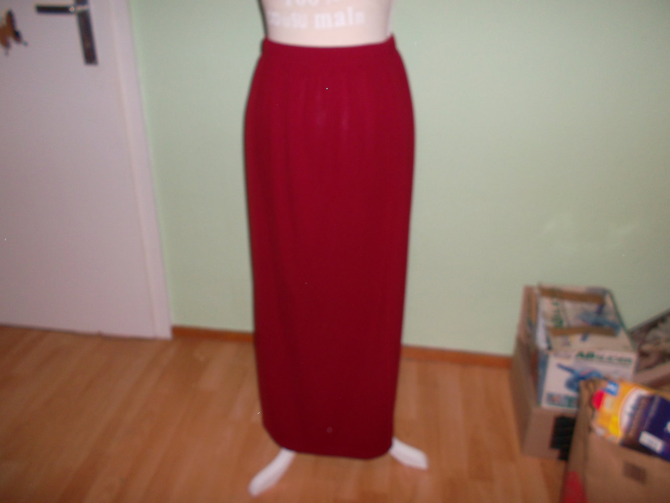 schönes rotes kostüm in grösse 40